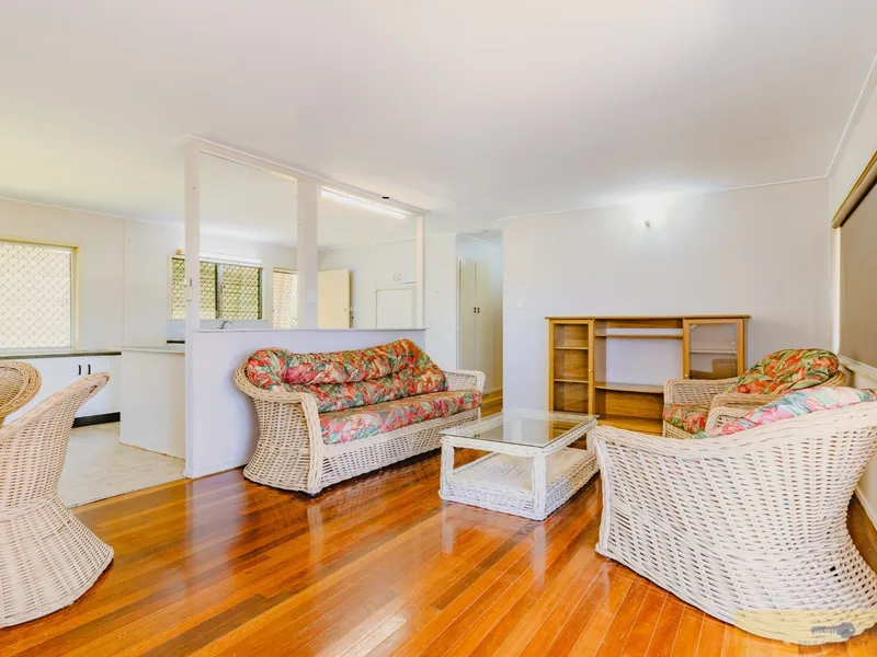 HIGHSET 4 BEDROOM, 2 BATHROOM HOME PERFECT FOR DUAL LIVING IN SORT AFTER SUBURB