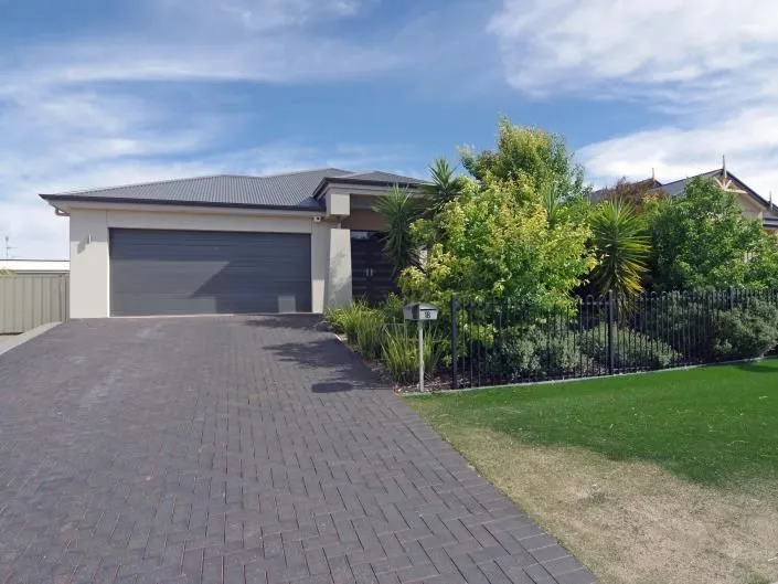 Desirable Modern Living!