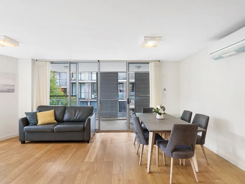 Boutique oversized apartment with a prized due north aspect 