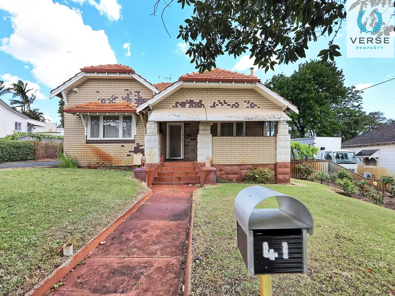 ELEVATED, 956 Sqm (Zoned R60), HILL VIEW's DEVELOPMENT SITE With GENEROUS HOME in PRISTINE CONDITION