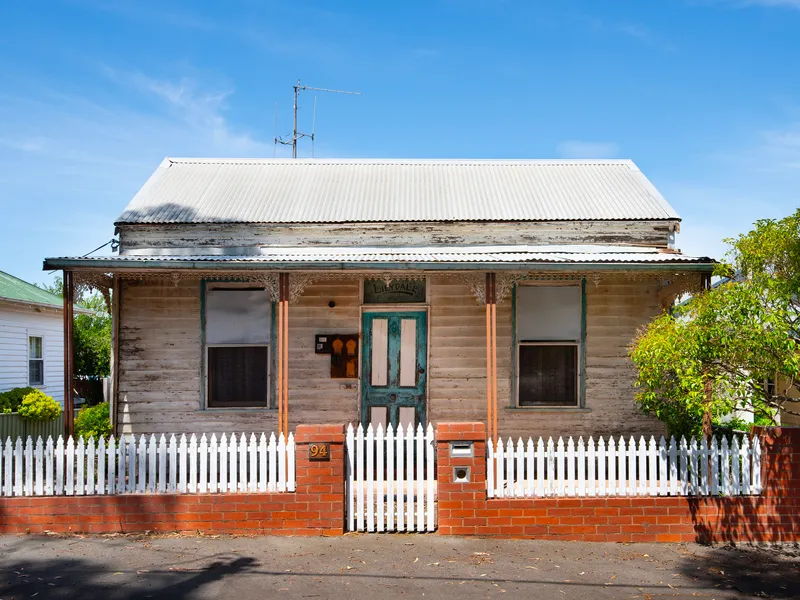 Lilydale Cottage circa 1800s - ready for your renovation rescue.