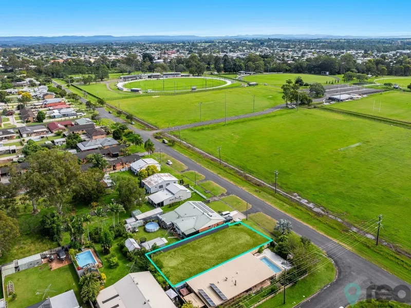 Casinos most affordable building block, with a DA approved residence, directly adjacent to the massive Queen Elizabeth park complex! 