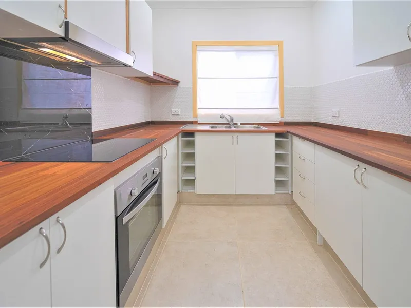 COSY HOME WITH MASSIVE LIVING AREA!