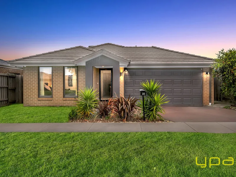 Rare Opportunity Awaiting in Cranbourne East!!!