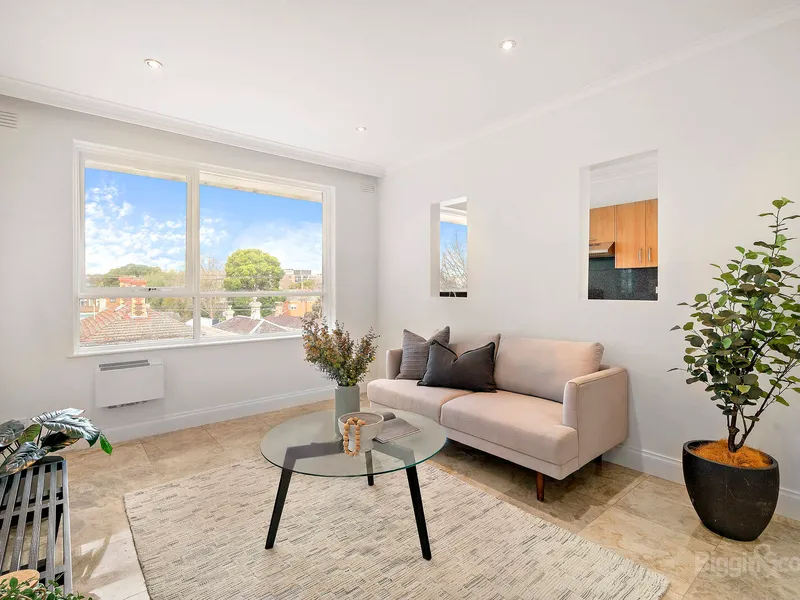 PARKSIDE & BRILLIANTLY LOCATED