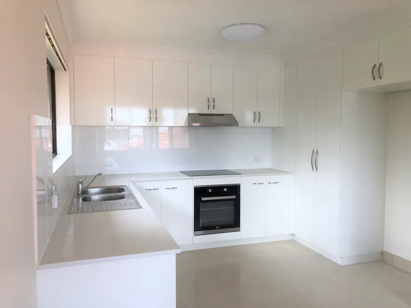 Modern unit in a quiet street! 