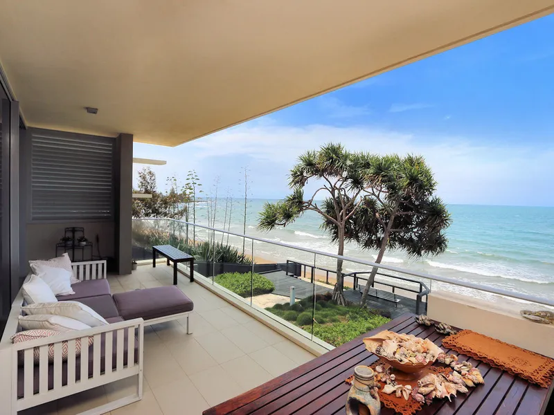 RESORT STYLE LIVING ON KELLYS BEACH (Saltwater Apartments)