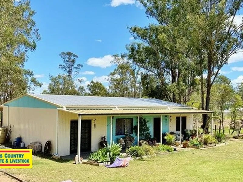 Rural Sanctuary- 3 Br Home - Close to Town