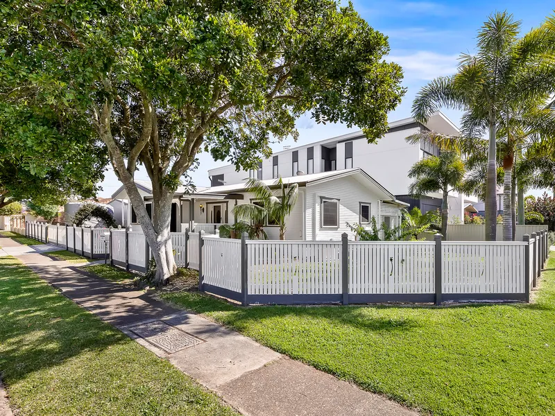 2 MONTH LEASE ONLY - Palm Beach Cottage Walk to everything