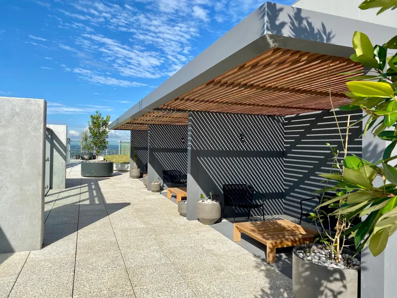 LUXURY LIVING IN THE HEART OF PARRAMATTA - 5 min walk to Parramatta Westfield and train station