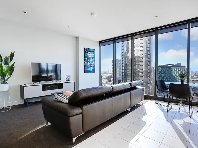 Fully Furnished With A Glimpse Of The CBD!