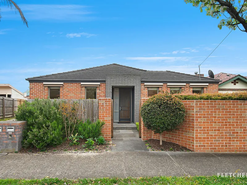 Bright, spacious, single level comfort