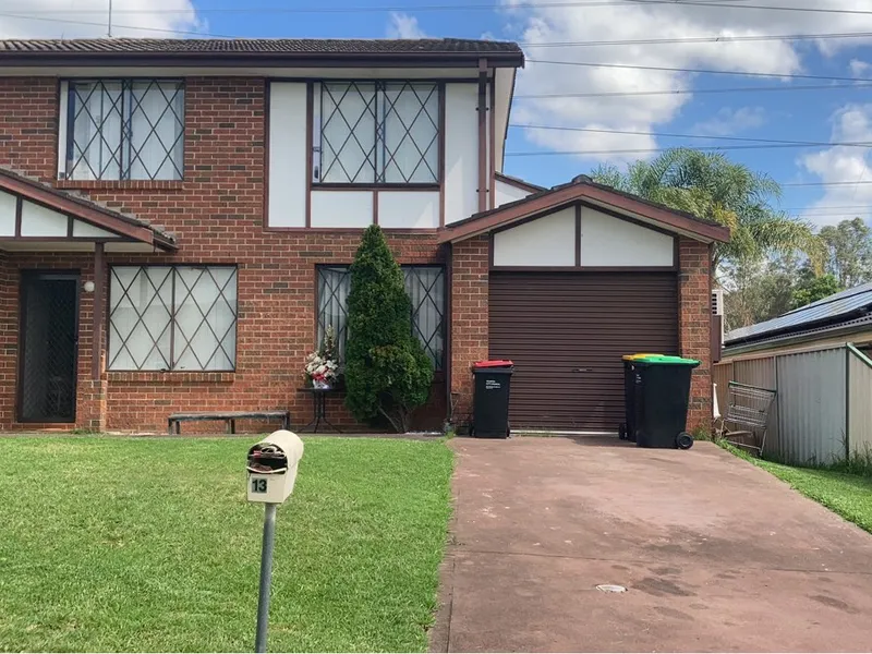 Glenmore Park Townhouse!