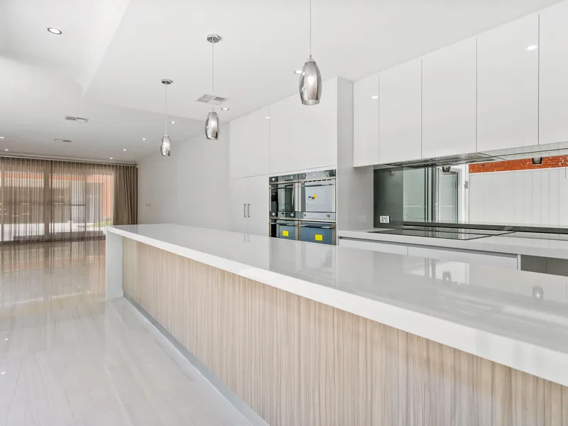 STUNNING FAMILY HOME IN GREAT LOCATION