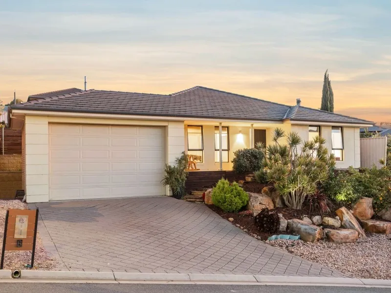 Spacious Family Home - 6 Month lease available