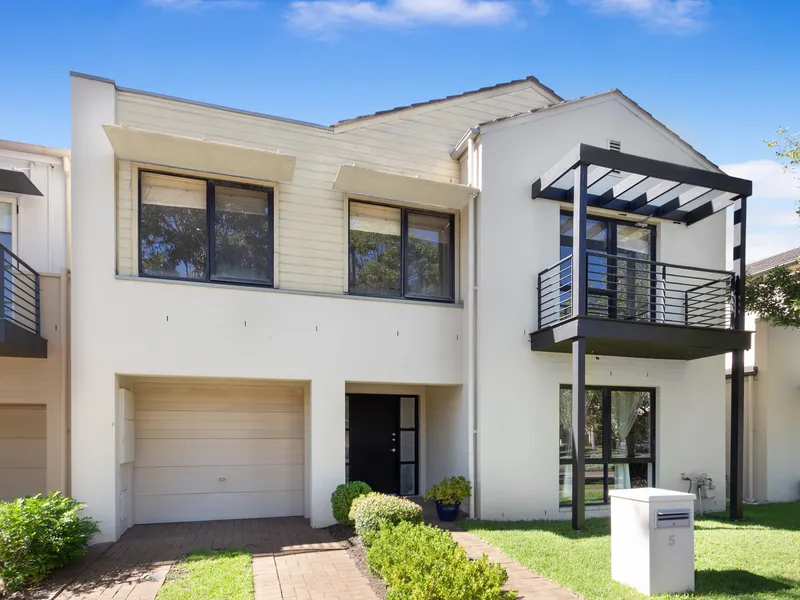 Style & Charm In A Perfect Setting - Walk to Everything