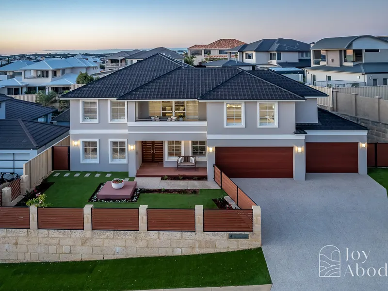 SPACIOUS HAMPTONS LIVING