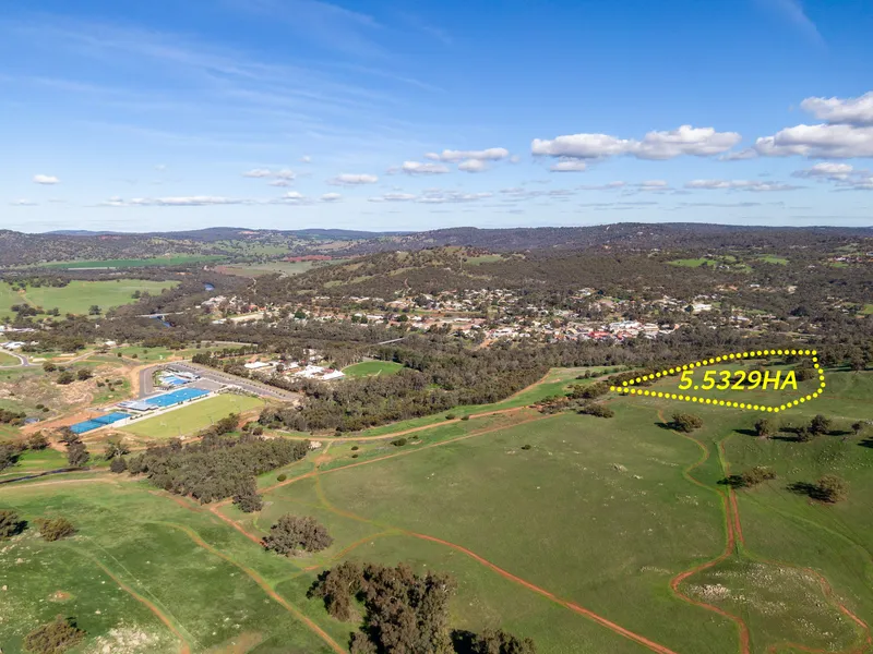 5.53ha, ELEVATED LAND HOLDING ONLY MINUTES FROM TOWN CENTRE