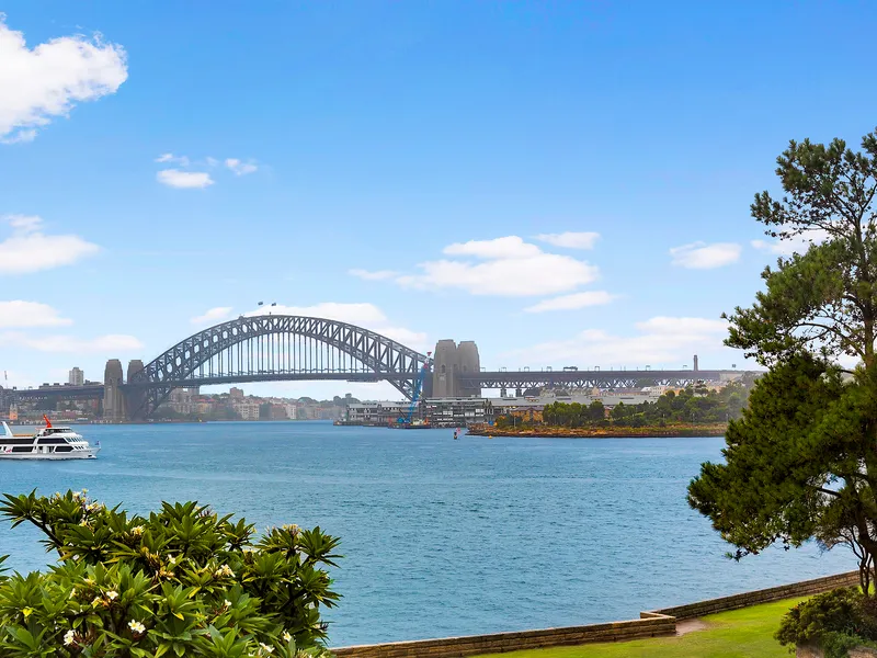 WATERFRONT APARTMENT, BREATHTAKING BRIDGE VIEWS