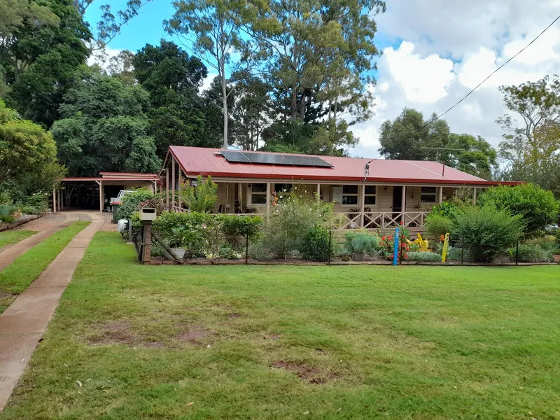 Charming 2 bedroom cottage in Blackbutt