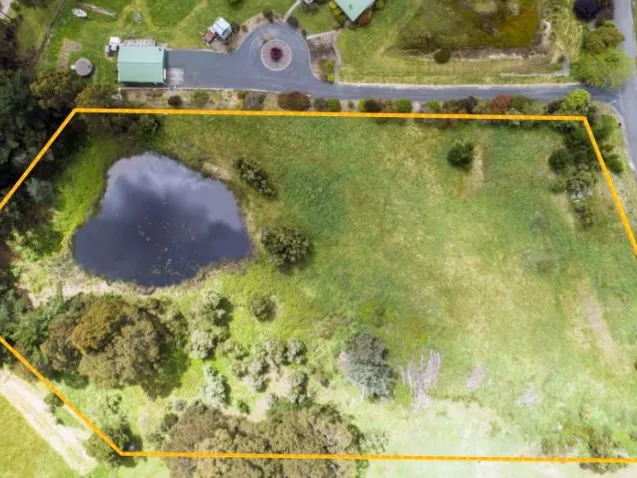 Rare and Striking Acreage Property with an Enchanting Dam Close to Devonport