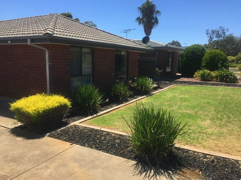 Clean and tidy 3 bedroom home in Craigmore