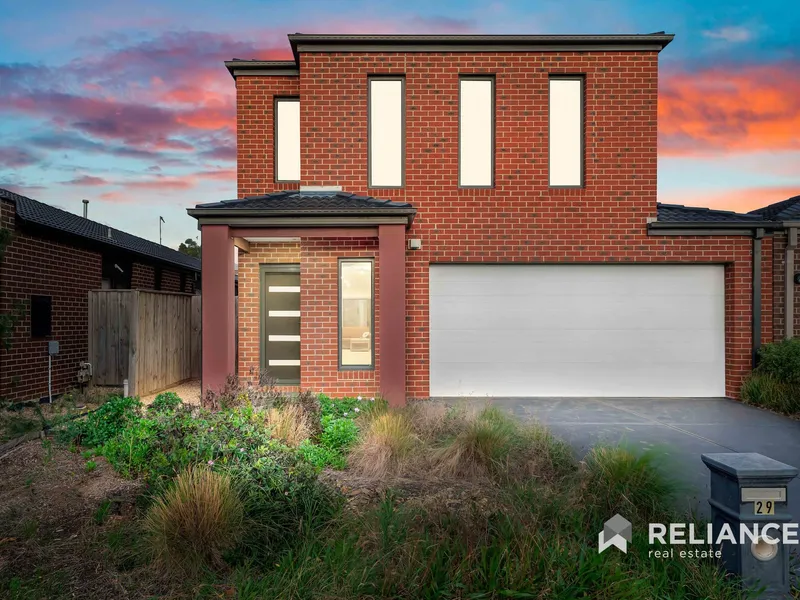 Beautifully maintained and a perfect family home !