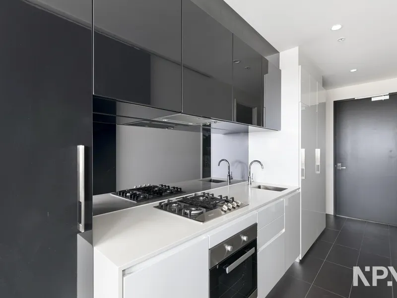 Spacious One Bedroom Apartment + Car Space, Located In Hawthron East!