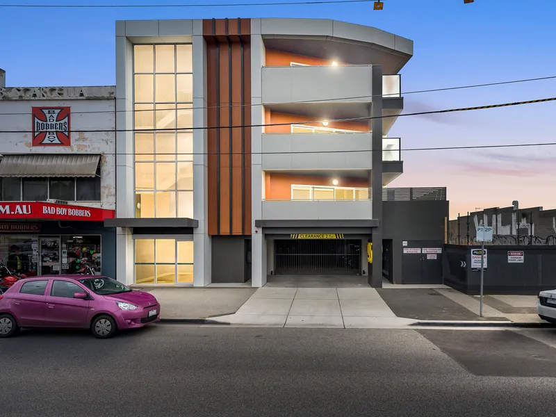 MODERN, SPACIOUS AND GREAT OUTDOOR SPACE