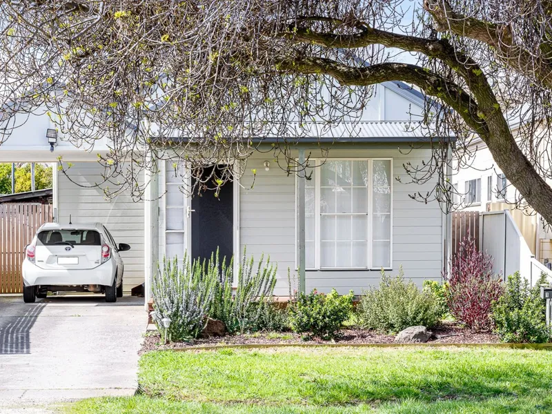 ? Modern Comfort Meets Convenience: Your Perfect 2-Bedroom Retreat! ?