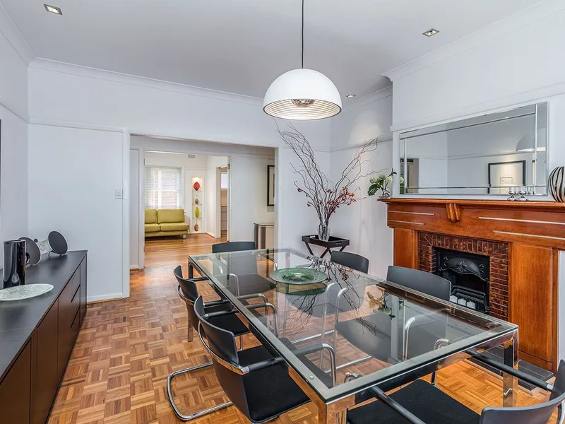 Incredible Penthouse Apartment Offers Superb Proportions In A Prime Location