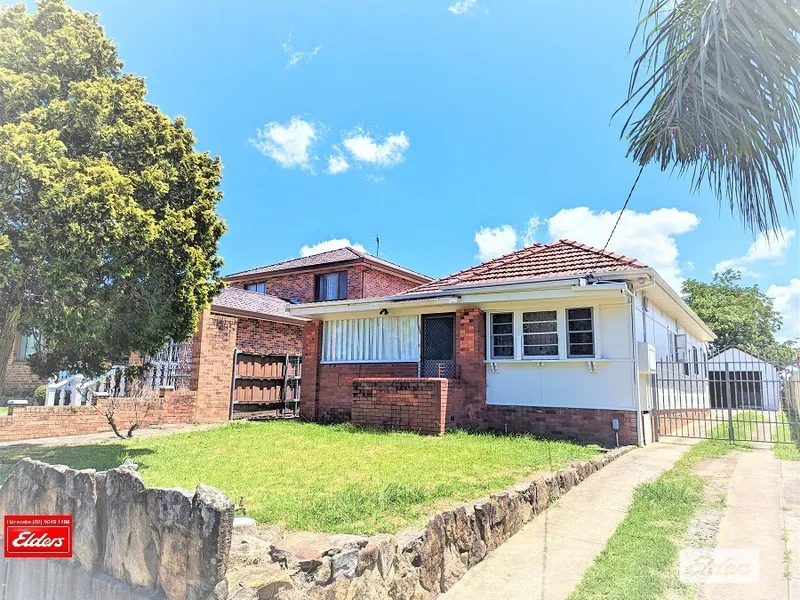 3 BEDROOMS HOUSE, FRESHLY PAINTED, GAS COOKING, INTERNAL LAUNDRY. CLOSE TO BERALA SHOPS, PUBLIC SCHOOL AND STATION.