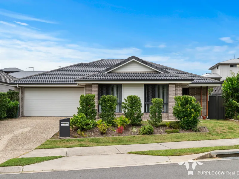 Wonderful 4 Bedroom Property central to schools & shops