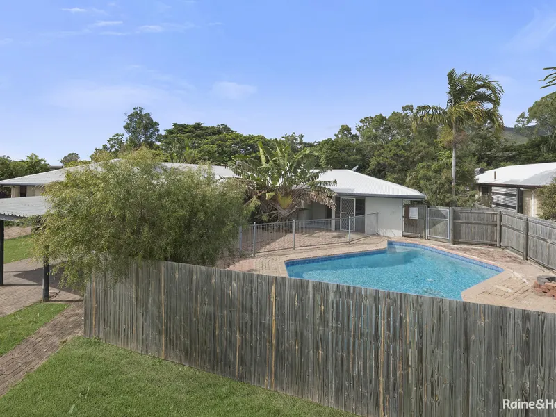 Massive $25,000 reduction - 4 bedroom, 2 Bathroom Family home with a pool