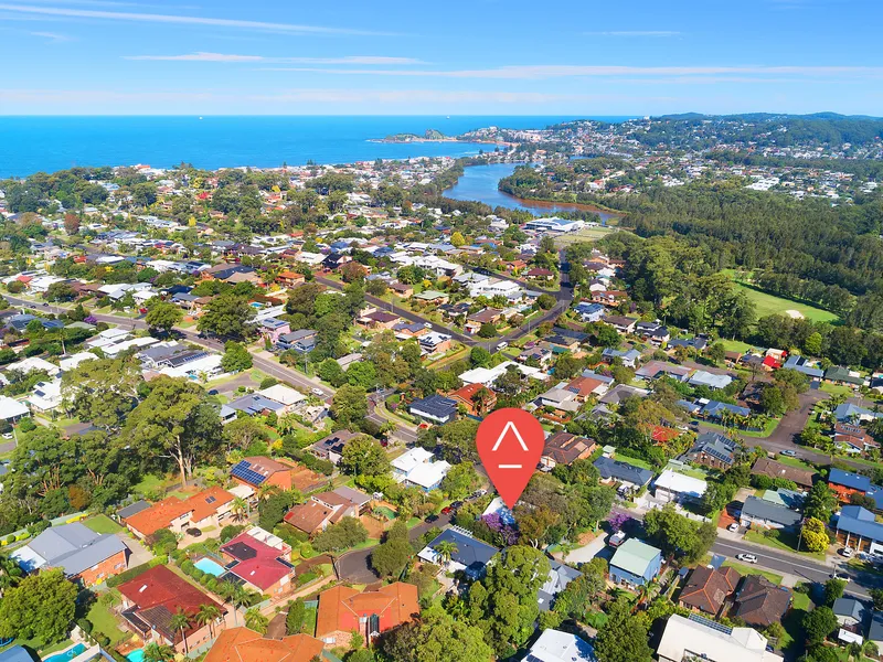 Sensational family home boasts flexible living options for large or extended families, in a highly sought after coastal pocket, minutes to the beach
