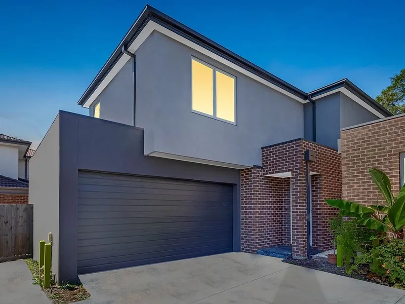 A LIFESTYLE OF LOW-MAINTENANCE LUXURY!