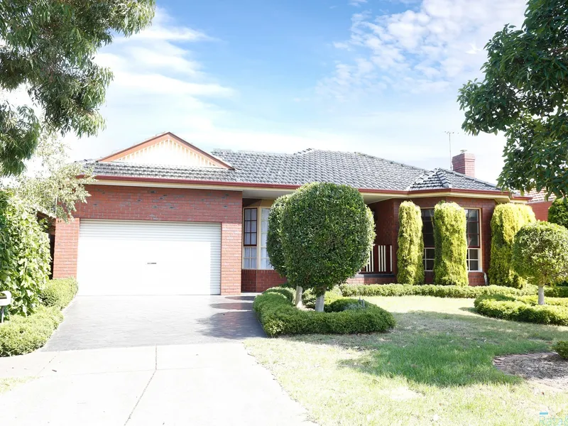 Picture Perfect Family Home !