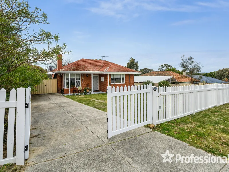 RENOVATED RETRO BEAUTY!