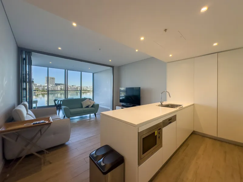 Fully Furnished Water Front One Bedder