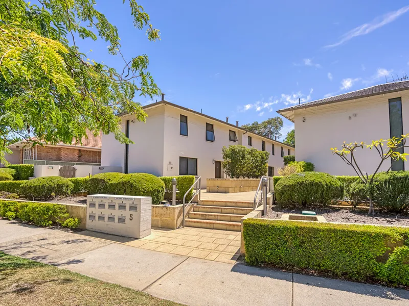 Huge Townhouse with three secure underground parking spaces