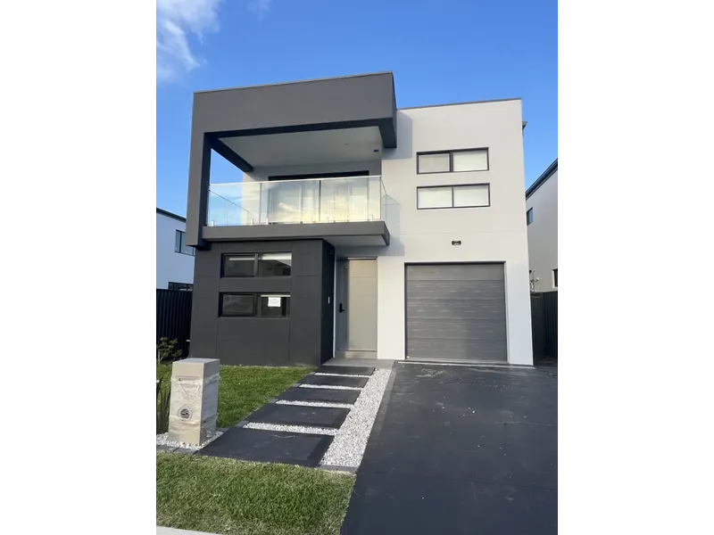 BRAND NEW TOWNHOUESE ( READY TO MOVE NOW ) CALL US NOW