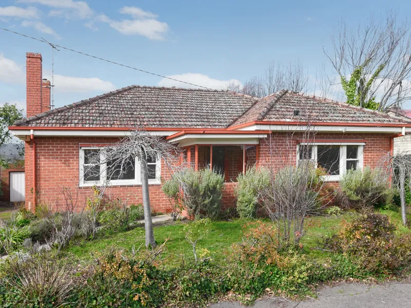 Three Bedroom Home In Highly Sought After Location!