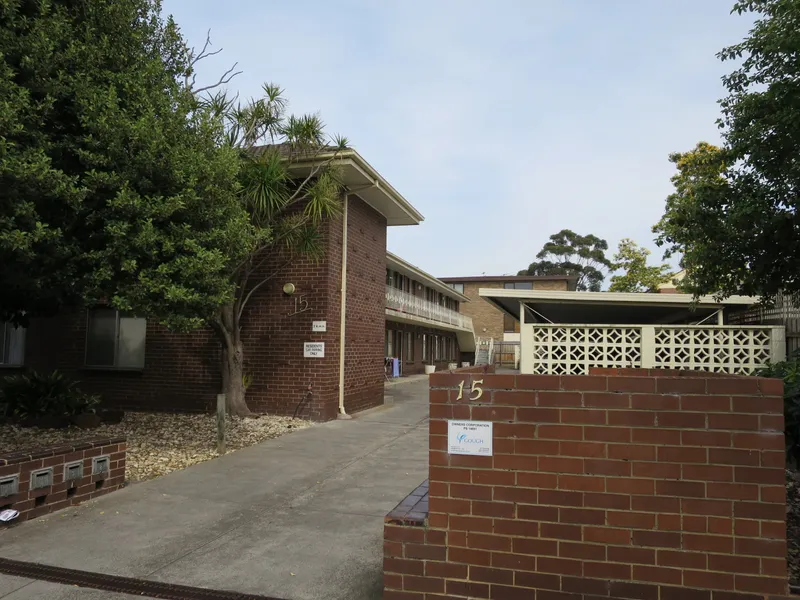 NEAT, TIDY &  A QUIET BLOCK !