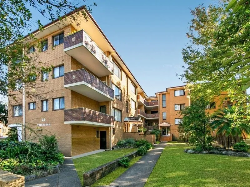 RENOVATED IMMACULATE  2 BEDROOM APARTMENT