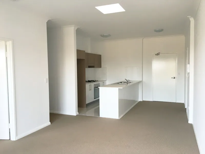 Contemporary 2 Bedroom Apartment + Study for lease!