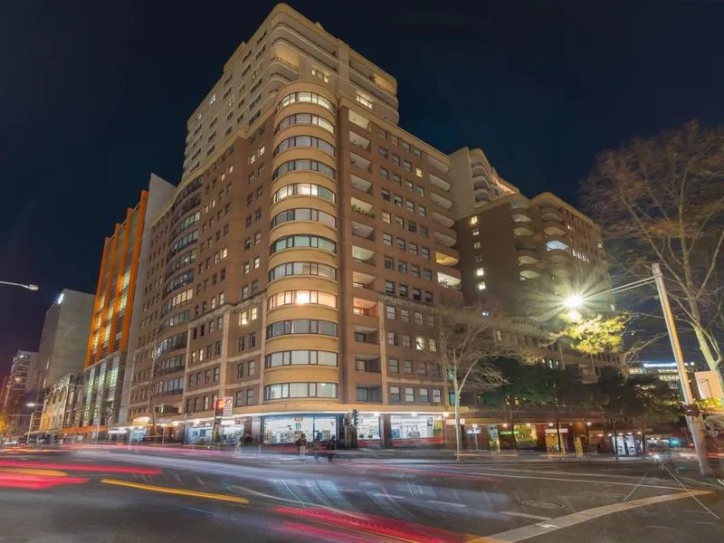 Oversized 1BR North/East Apartment on High Floor with City Views and Lock-Up Garage