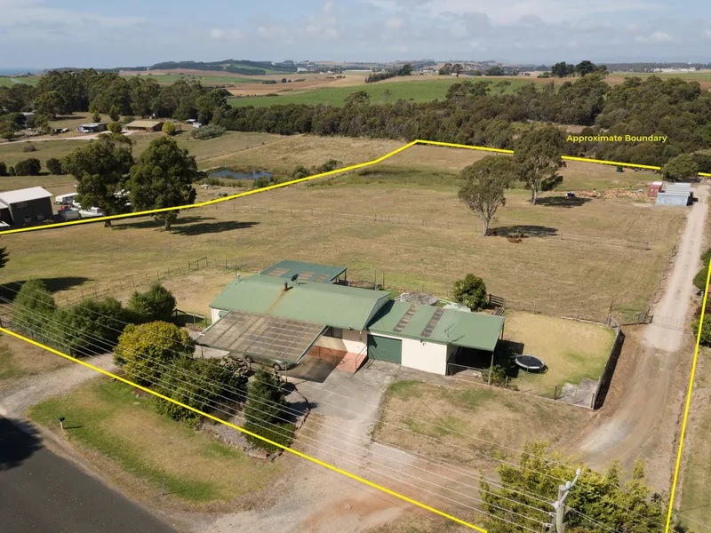 5+ ACRES IN WESLEY VALE!