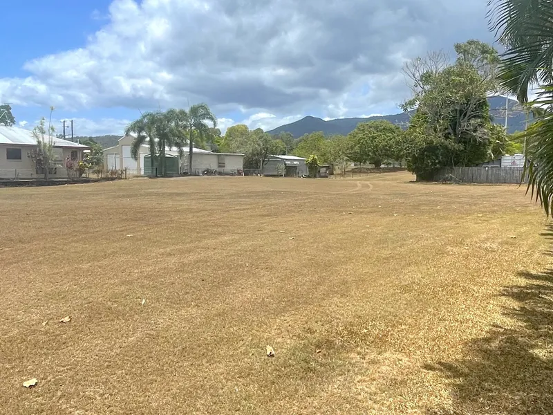 Large Block Cardwell $250K