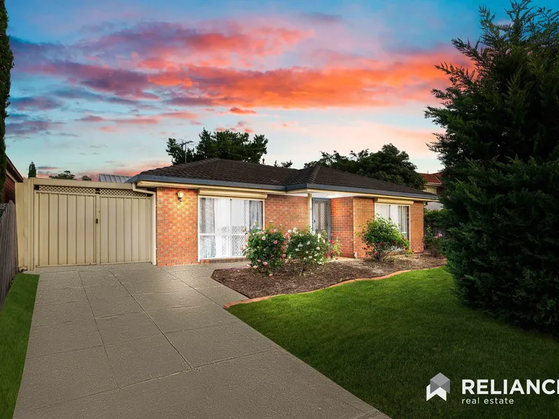 Exquisite Family Home Within the Prestigious Cambridge Estate!!