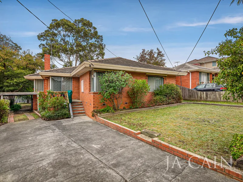 A Timeless Residence in Prime Location 